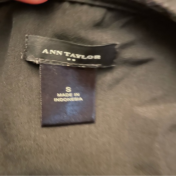 Ann Taylor Black V-Neck Sleeveless Romper Pantsuit.  Size S - Picture 7 of 8